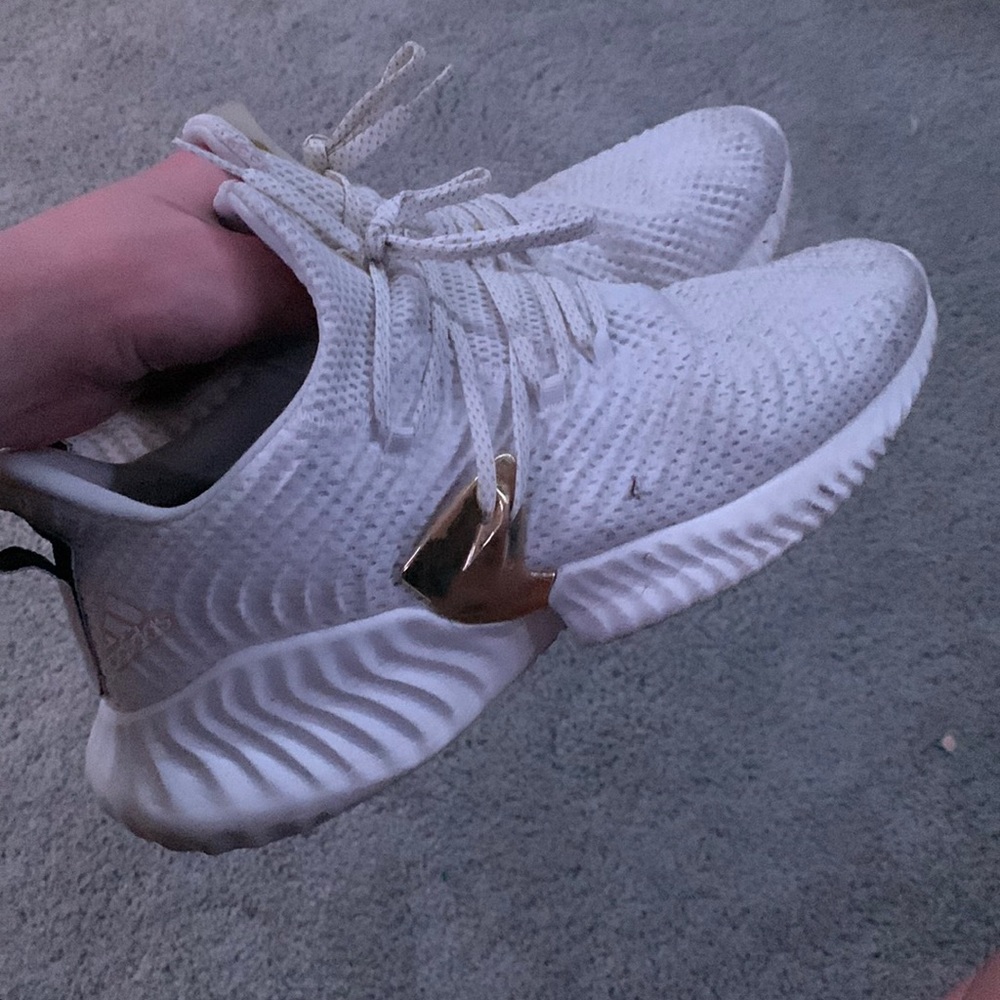 Adidas alpha bounce size 10.5 mens